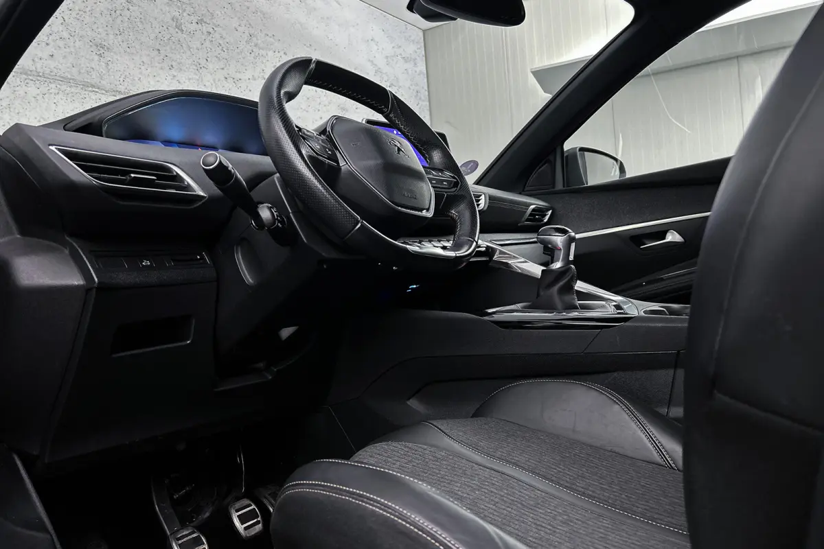 1.2 PureTech GT-Line | Camera | Panoramadak | Half lederen bekleding