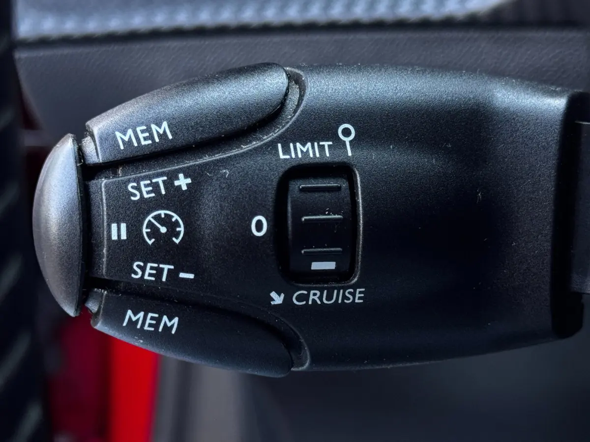 1.2 PureTech Allure Pack | NL-Auto | Camera | Navigatie | LED | Virtual Cockpit