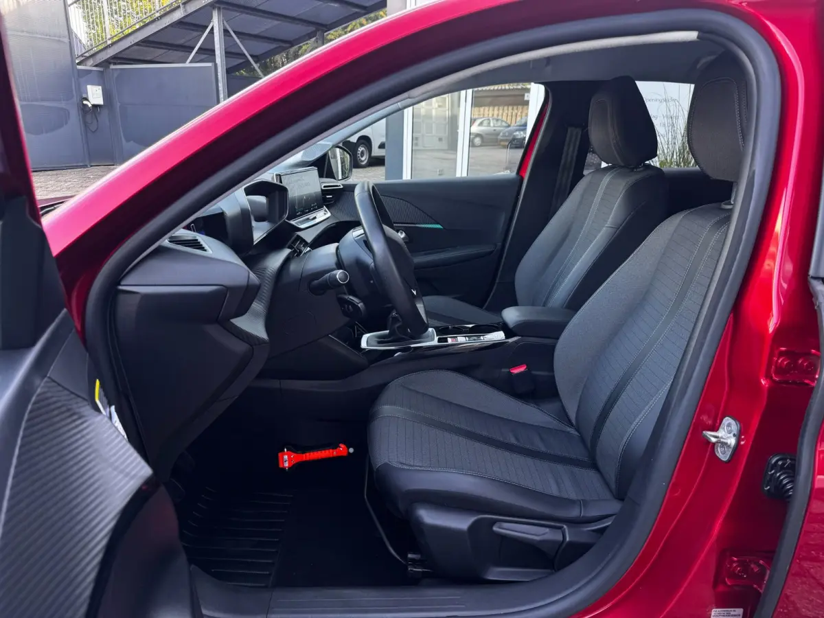 1.2 PureTech Allure Pack | NL-Auto | Camera | Navigatie | LED | Virtual Cockpit