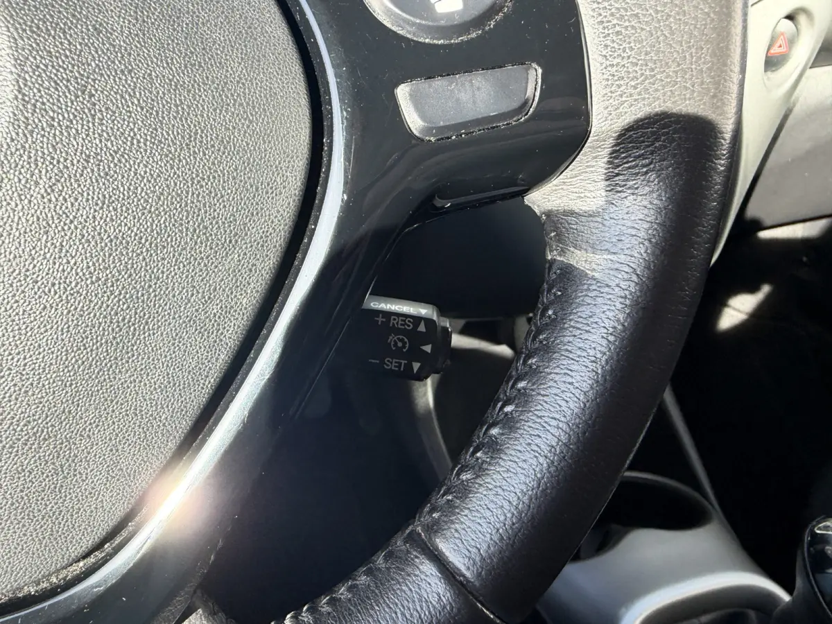 1.0 VVT-i x-play Airco