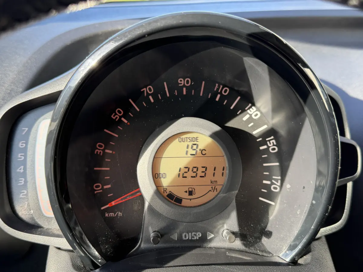 1.0 VVT-i x-play Airco