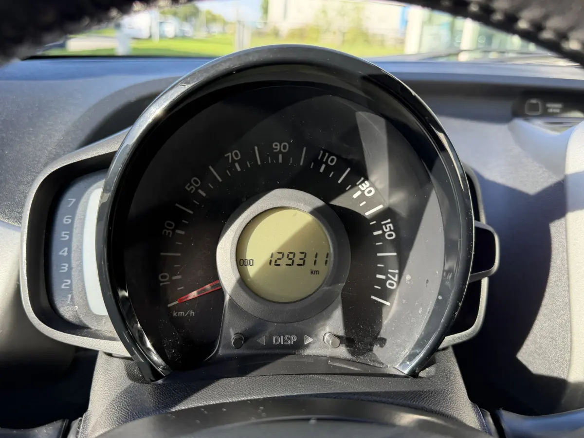 1.0 VVT-i x-play Airco