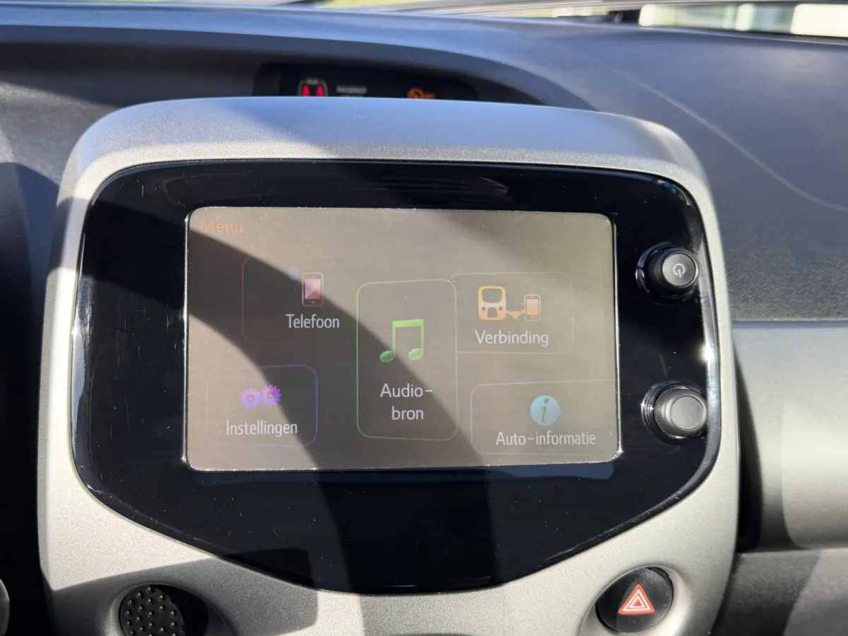 1.0 VVT-i x-play Airco