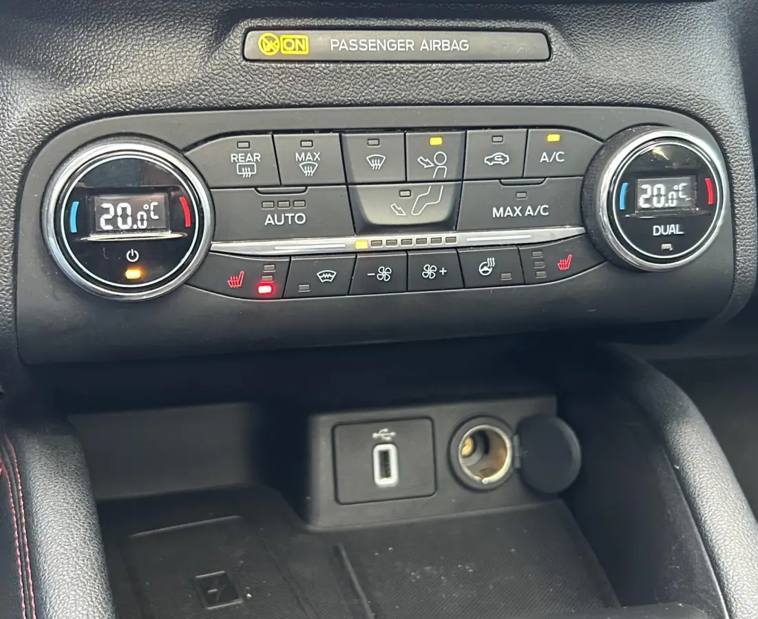 1.0 EcoBoost ST Line Business | NL AUTO | PANO | ACC | Dealer onderhouden | Achteruitrijcamera | Keyless Entry | Navigatie | DAB+ | B&O Audio | LED | Stoelverwarming | Stuurverwarming | Voor