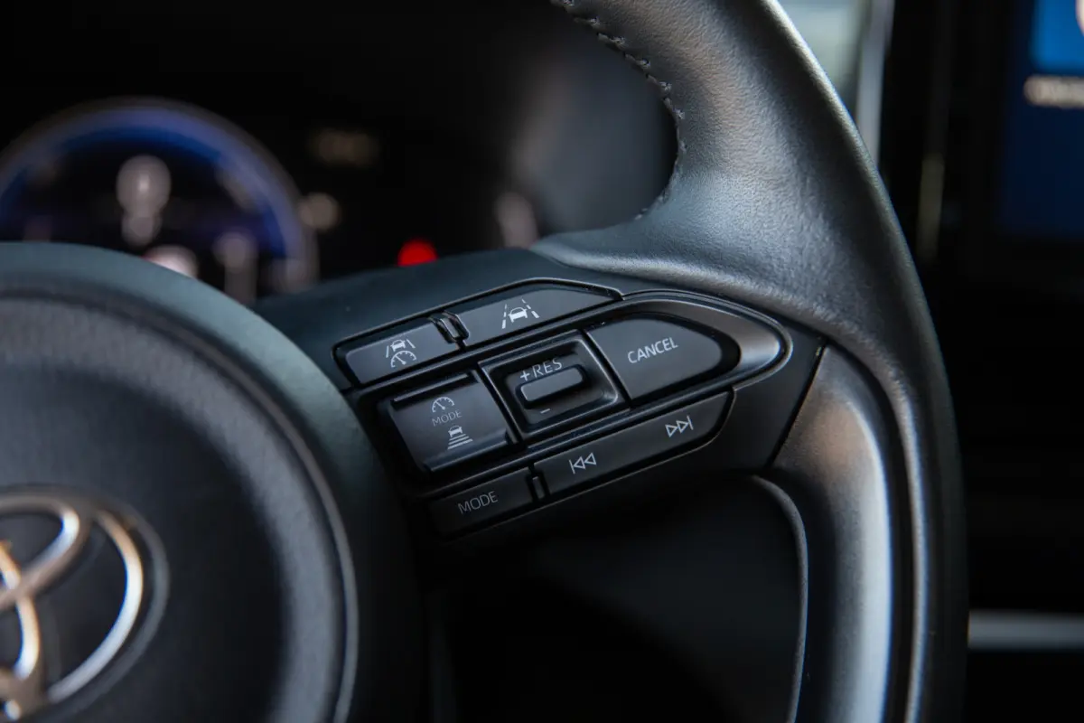 1.5 Hybrid Active , Carplay, Adap. cruise, Achteruitrijcamera, Stoel/stuurverwarming,