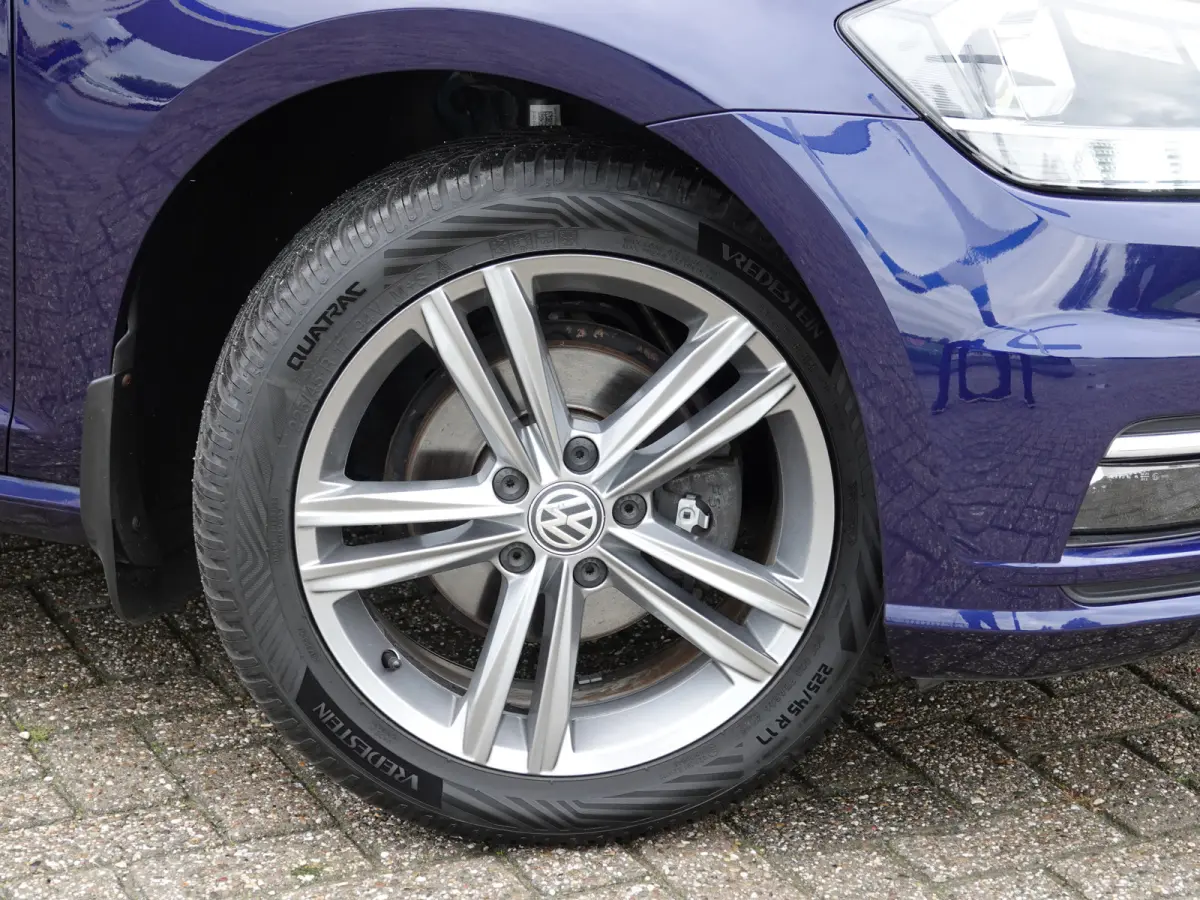 1.0 TSI Comfortline TREKH. | NAVI | ADAPT. CRUISE | LMV | PDC V+A
