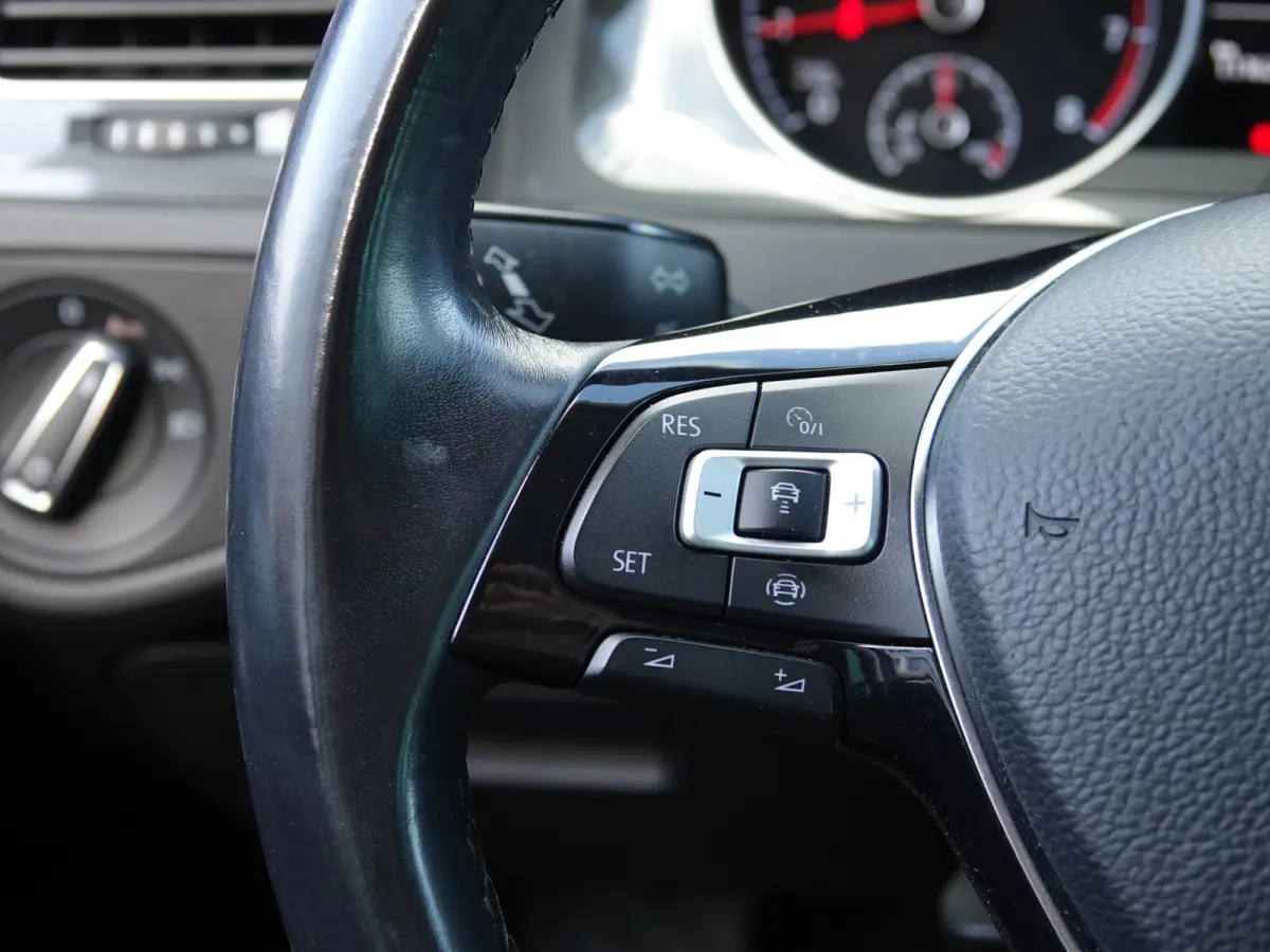 1.0 TSI Comfortline TREKH. | NAVI | ADAPT. CRUISE | LMV | PDC V+A