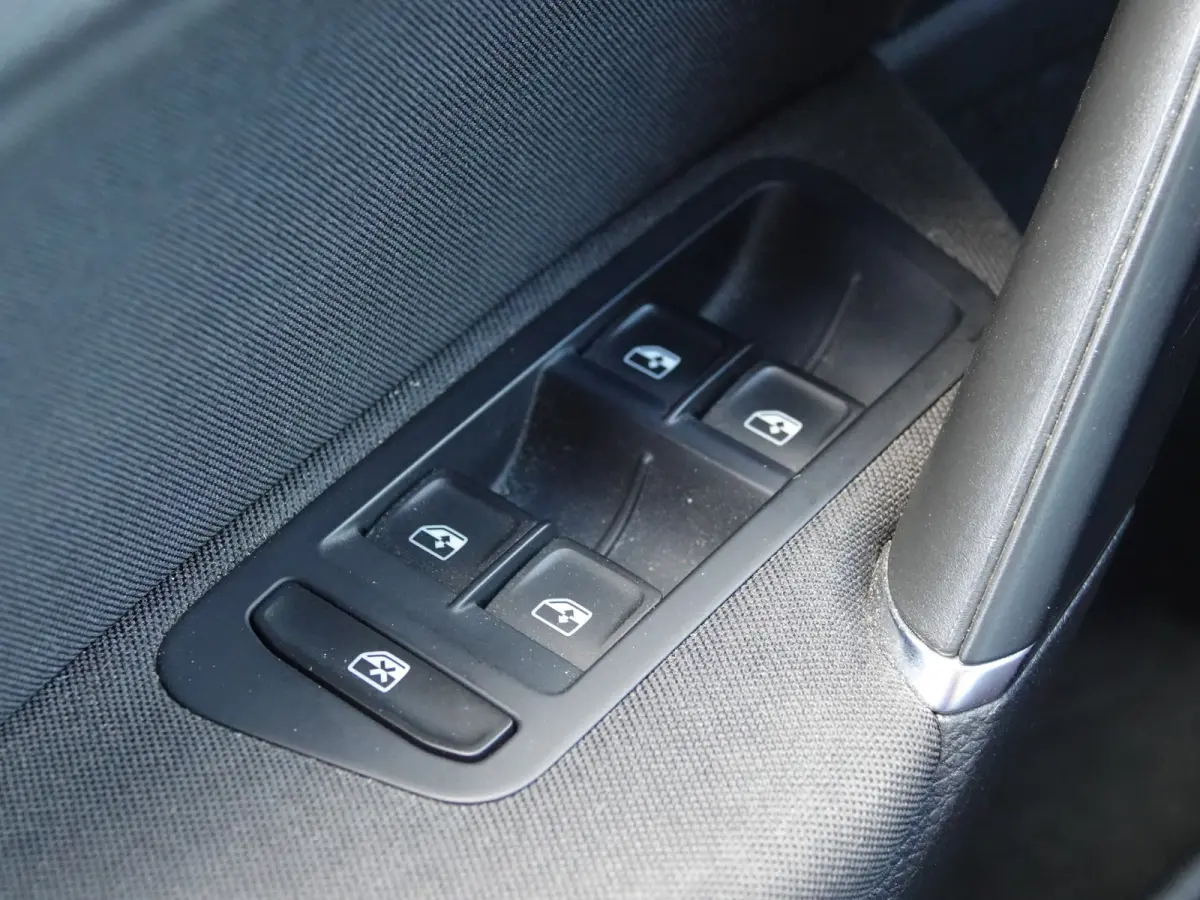 1.0 TSI Comfortline TREKH. | NAVI | ADAPT. CRUISE | LMV | PDC V+A