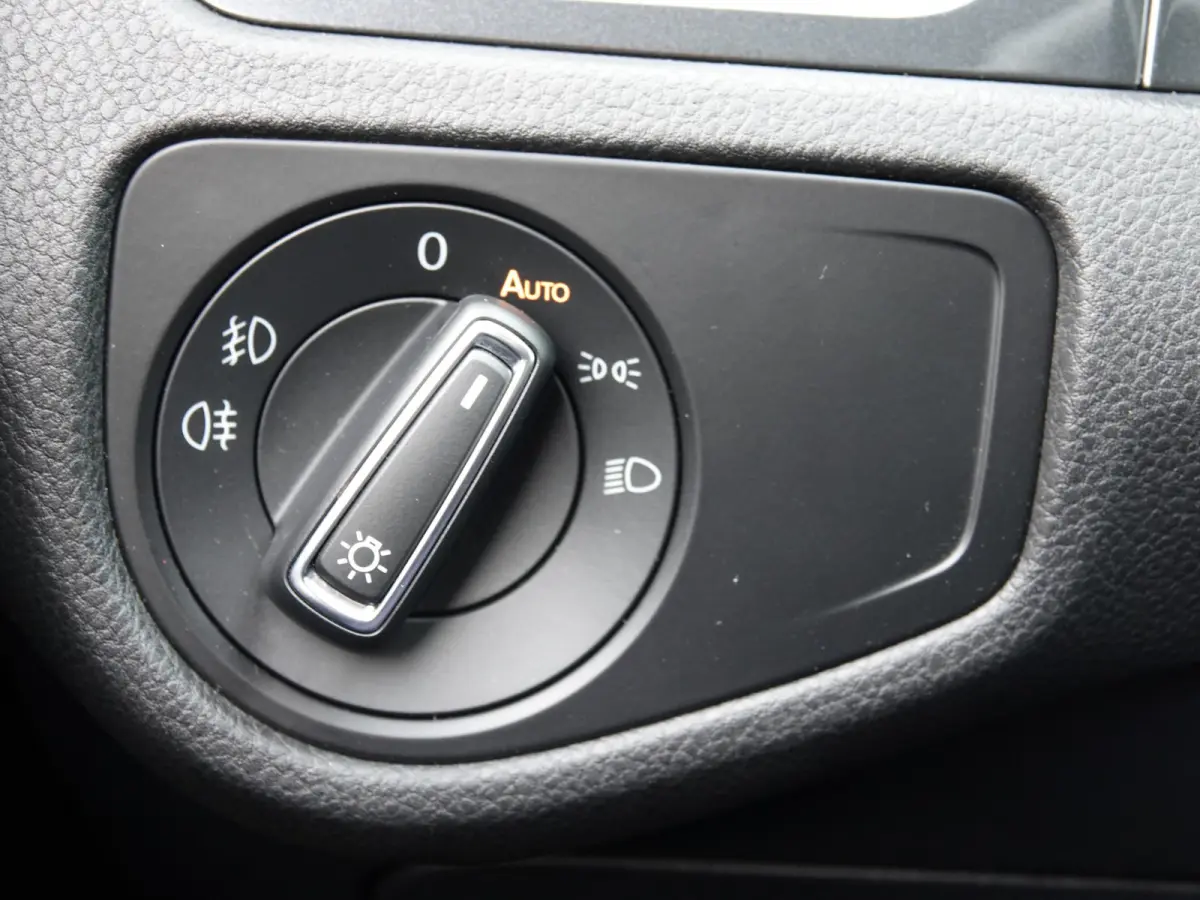 1.0 TSI Comfortline TREKH. | NAVI | ADAPT. CRUISE | LMV | PDC V+A