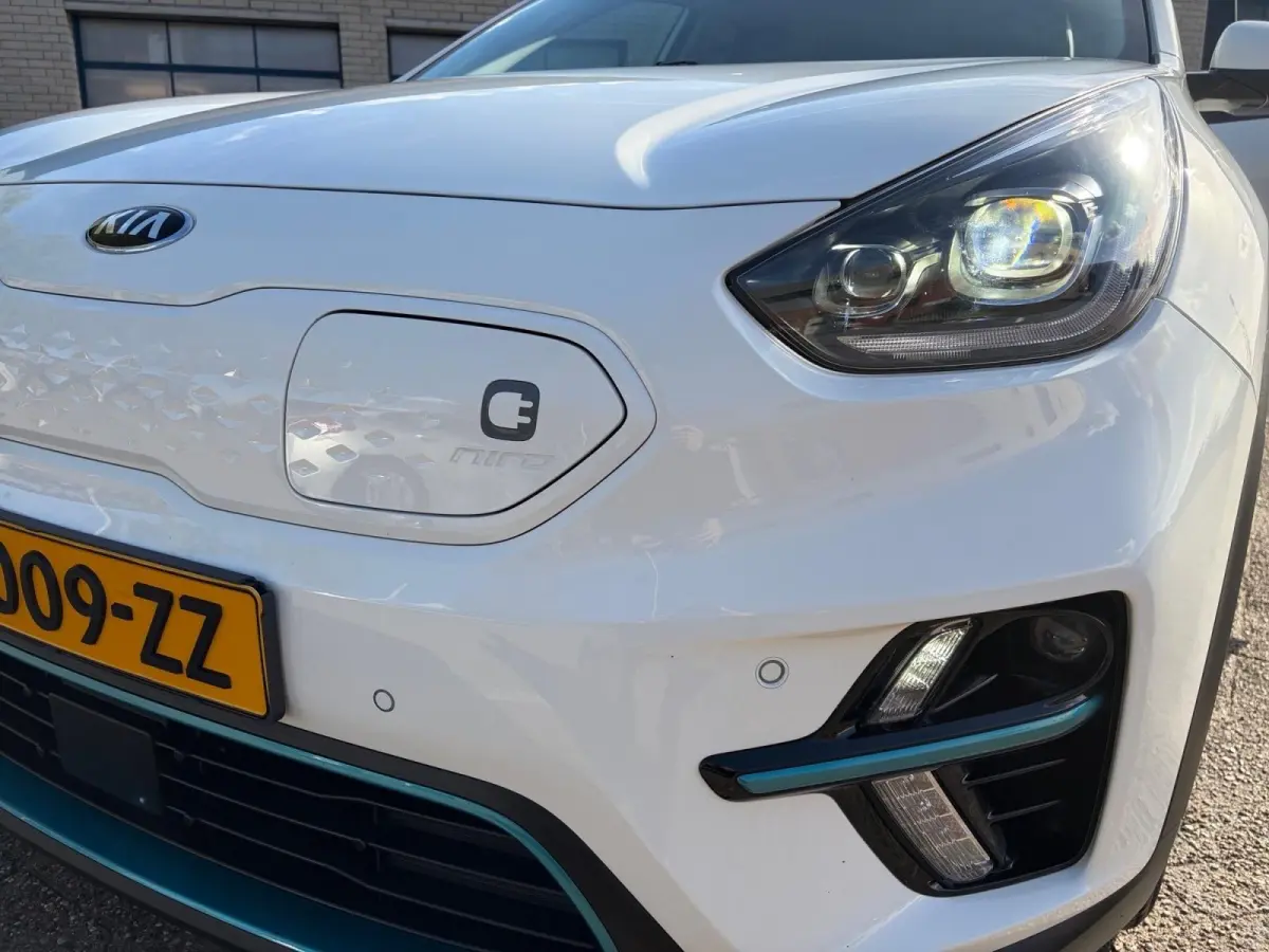 DynamicPlusLine 64 kWh | *1E EIGENAAR | *TREKHAAK | *BTW AUTO | *WARMTEPOMP | APPLE CARPLAY/ ANDROID AUTO | CAMERA | NAVI | STOEL/ STUURVERWARMING | PANODAK | CLIMA | ETC…