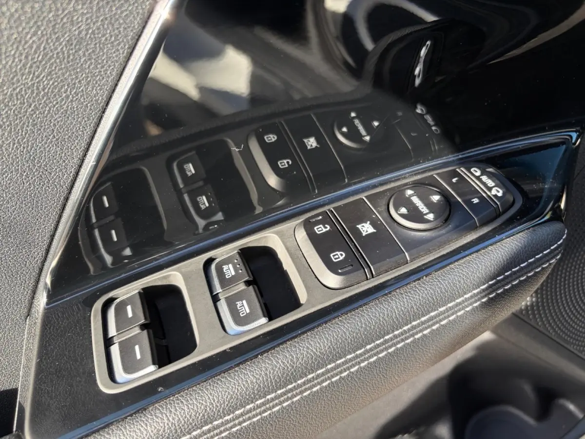 DynamicPlusLine 64 kWh | *1E EIGENAAR | *TREKHAAK | *BTW AUTO | *WARMTEPOMP | APPLE CARPLAY/ ANDROID AUTO | CAMERA | NAVI | STOEL/ STUURVERWARMING | PANODAK | CLIMA | ETC…