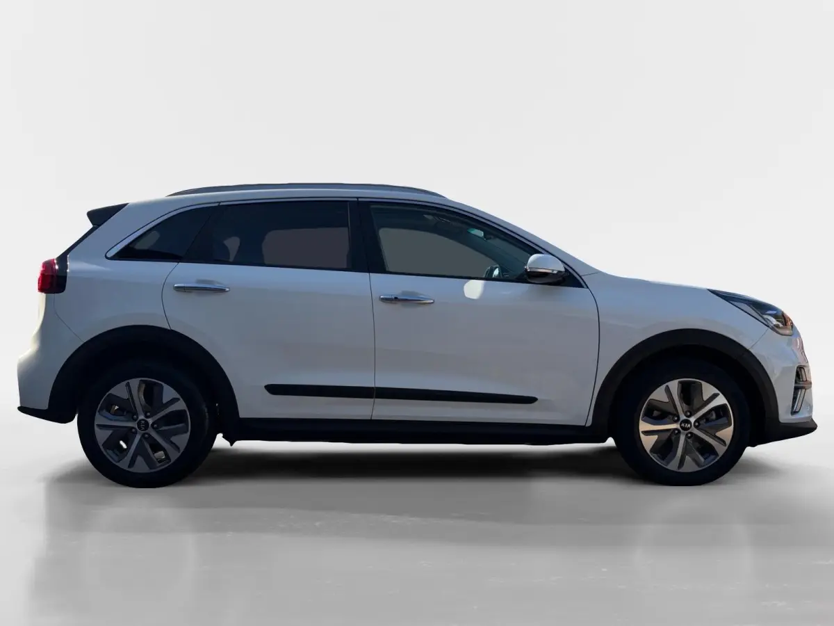 DynamicPlusLine 64 kWh | *1E EIGENAAR | *TREKHAAK | *BTW AUTO | *WARMTEPOMP | APPLE CARPLAY/ ANDROID AUTO | CAMERA | NAVI | STOEL/ STUURVERWARMING | PANODAK | CLIMA | ETC…