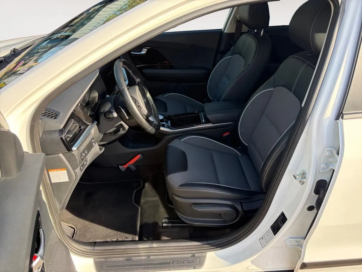 DynamicPlusLine 64 kWh | *1E EIGENAAR | *TREKHAAK | *BTW AUTO | *WARMTEPOMP | APPLE CARPLAY/ ANDROID AUTO | CAMERA | NAVI | STOEL/ STUURVERWARMING | PANODAK | CLIMA | ETC…