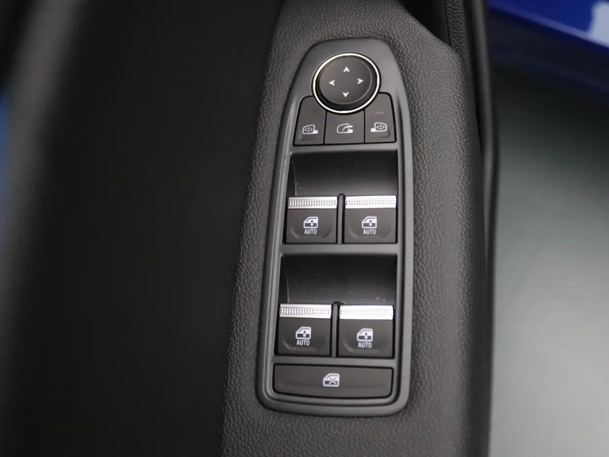 160pk HEV Instyle Apple Carplay/Android Auto | Climate