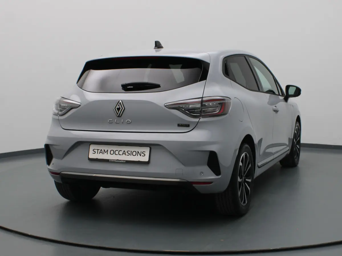 E-Tech Full Hybrid techno 145pk Camera | Cruise | Navi | Parkeersens. achter