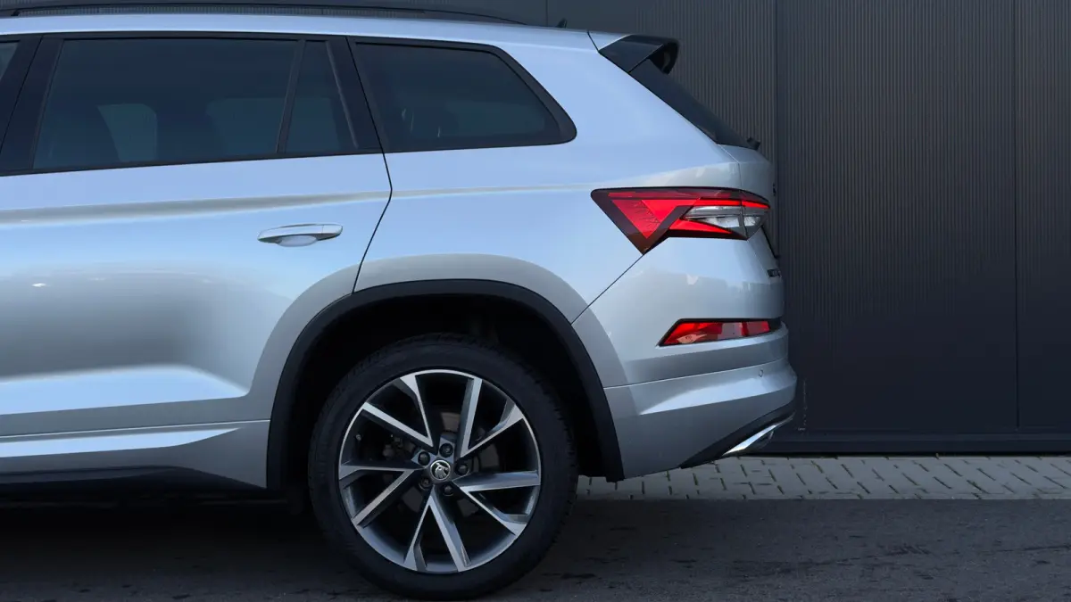 1.5 TSI 150pk Sportline Business | Achteruitrijcamera | Elektriscke achterklep | Adaptive Cruise | Carplay |
