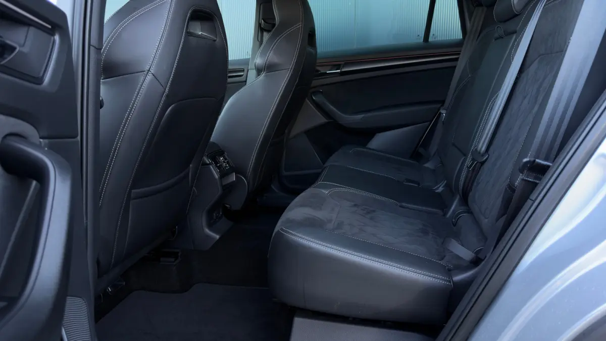 1.5 TSI 150pk Sportline Business | Achteruitrijcamera | Elektriscke achterklep | Adaptive Cruise | Carplay |