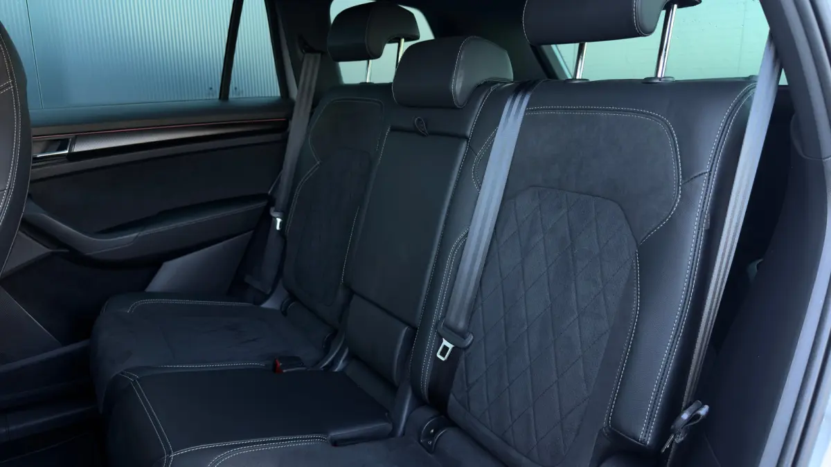 1.5 TSI 150pk Sportline Business | Achteruitrijcamera | Elektriscke achterklep | Adaptive Cruise | Carplay |