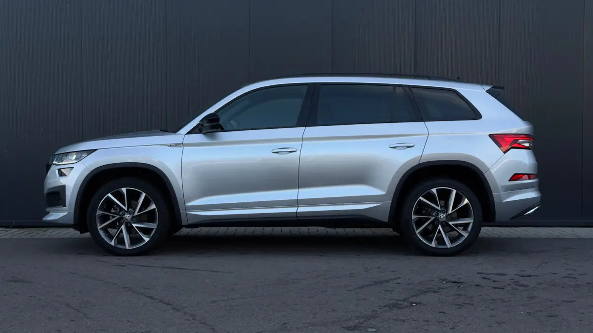 1.5 TSI 150pk Sportline Business | Achteruitrijcamera | Elektriscke achterklep | Adaptive Cruise | Carplay |
