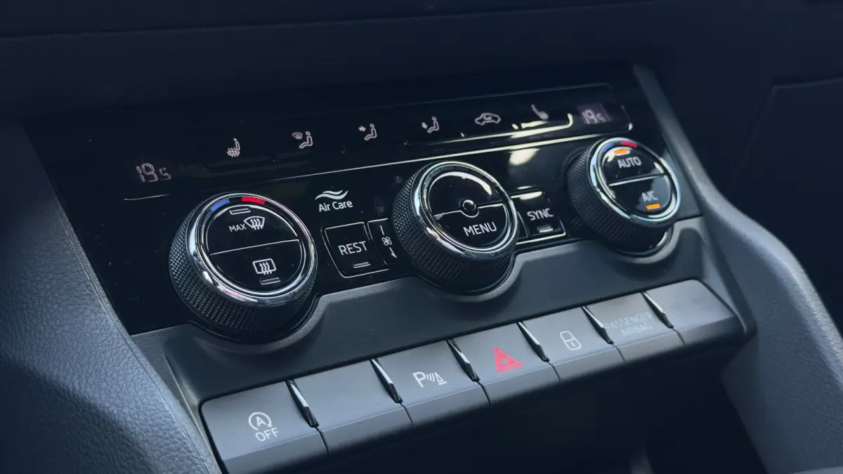 1.5 TSI 150pk Sportline Business | Achteruitrijcamera | Elektriscke achterklep | Adaptive Cruise | Carplay |