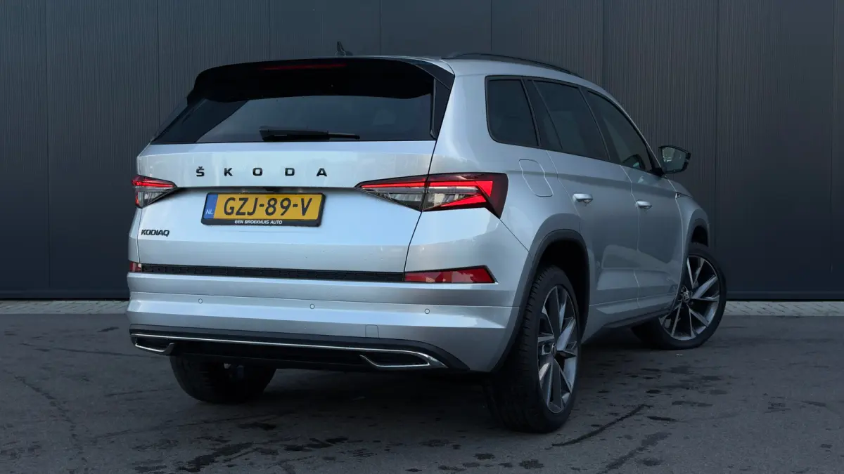 1.5 TSI 150pk Sportline Business | Achteruitrijcamera | Elektriscke achterklep | Adaptive Cruise | Carplay |