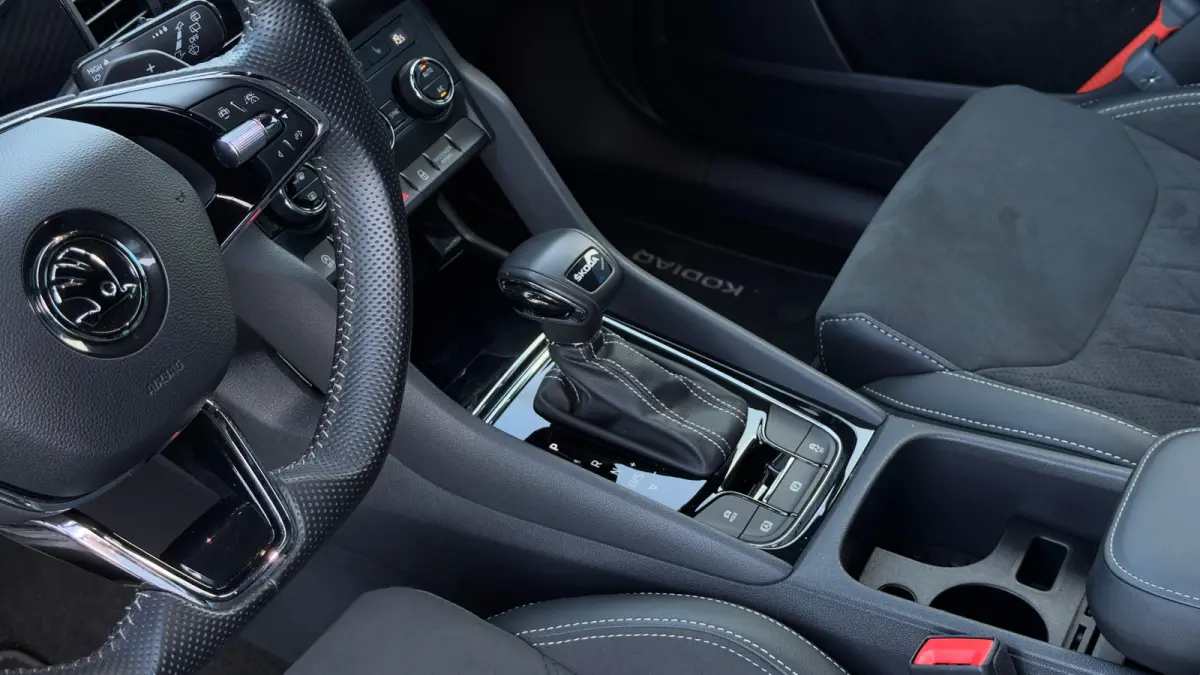 1.5 TSI 150pk Sportline Business | Achteruitrijcamera | Elektriscke achterklep | Adaptive Cruise | Carplay |