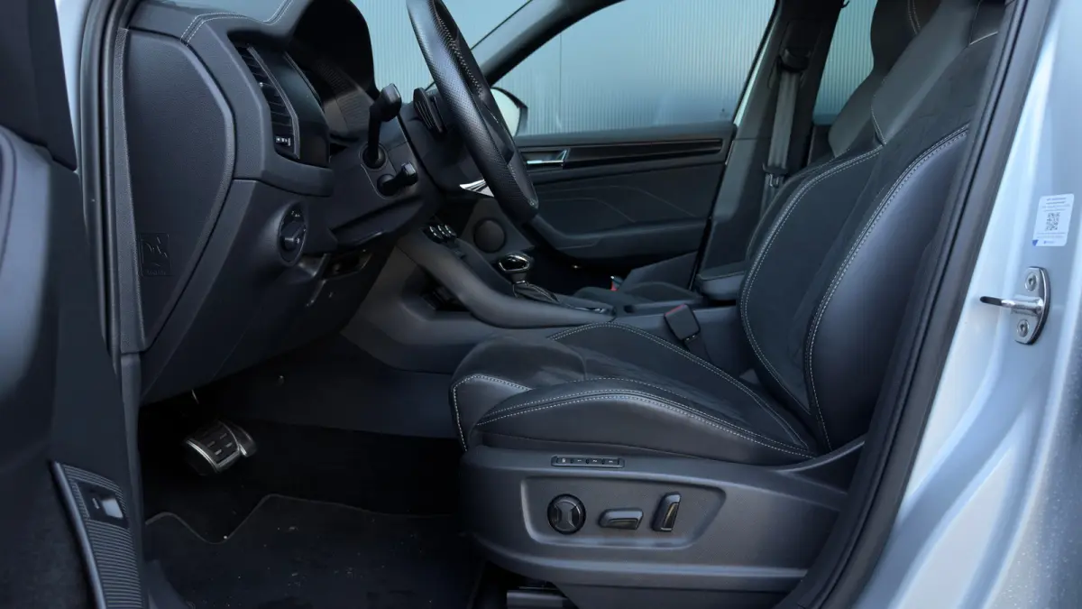 1.5 TSI 150pk Sportline Business | Achteruitrijcamera | Elektriscke achterklep | Adaptive Cruise | Carplay |
