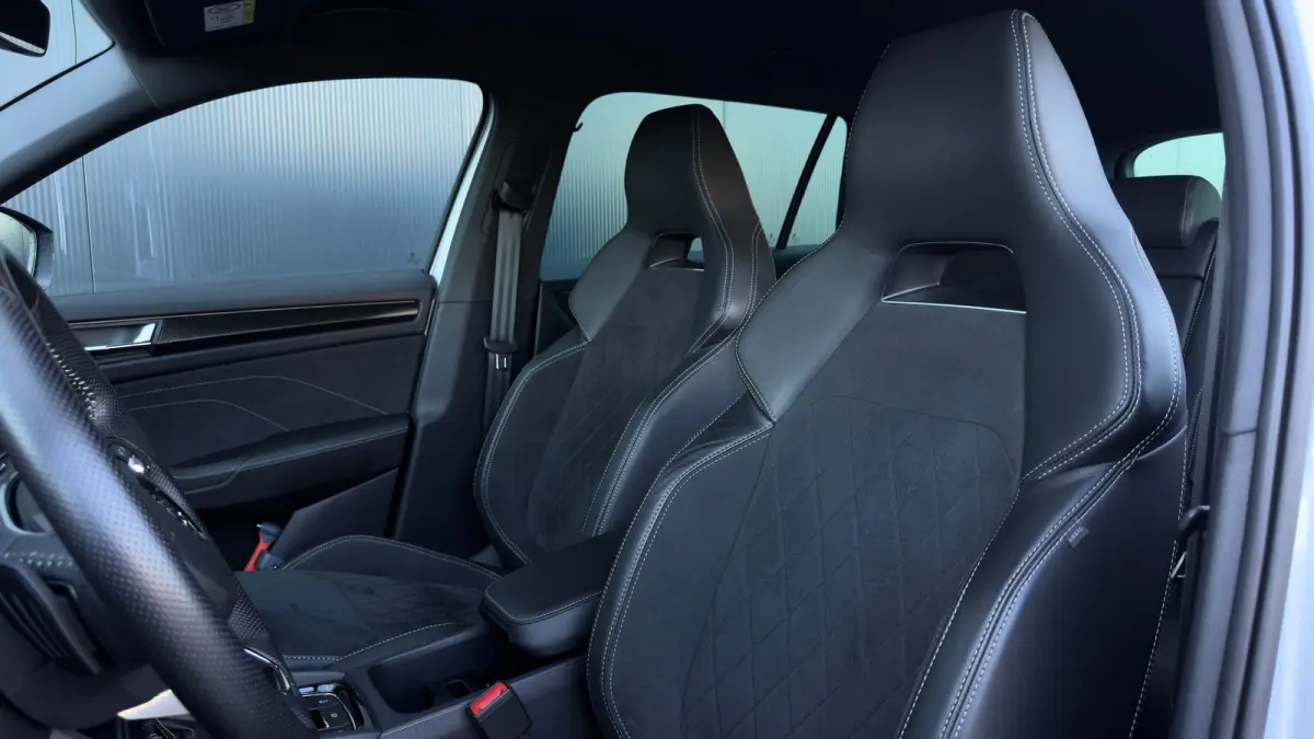 1.5 TSI 150pk Sportline Business | Achteruitrijcamera | Elektriscke achterklep | Adaptive Cruise | Carplay |