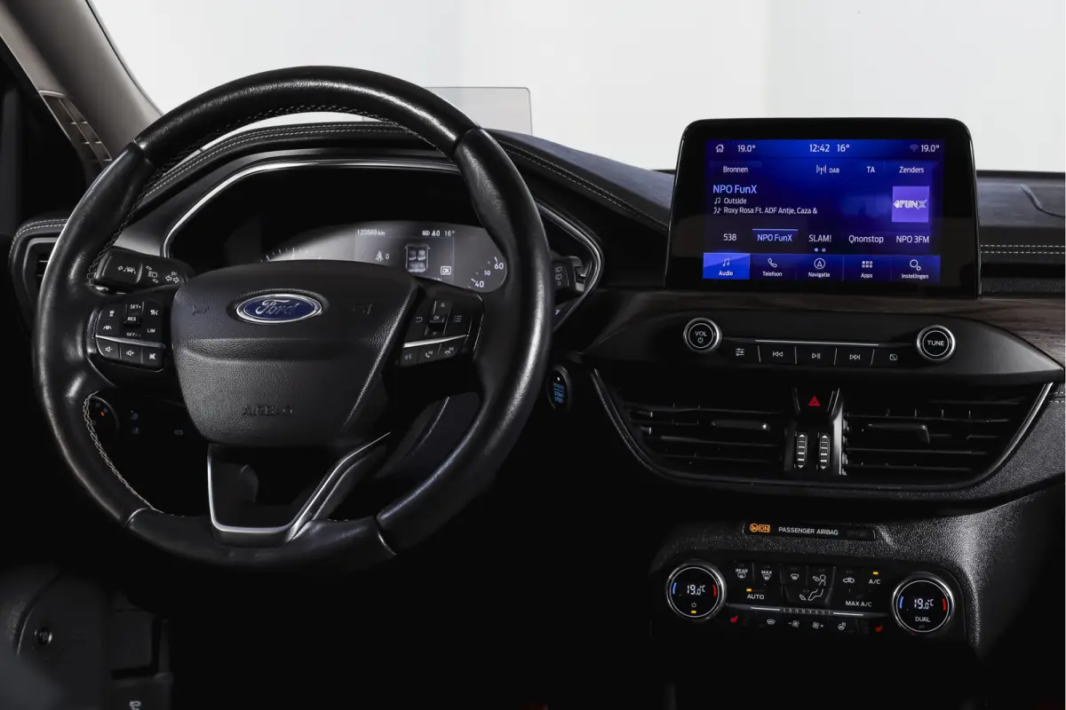 1.5 EcoBoost 150 PK Vignale - Automaat | Adapt. Cruise | Winterpakket | PDC | Camera | NAV + App. Connect | ECC | DAB | Elk. Klep | LM 18" |