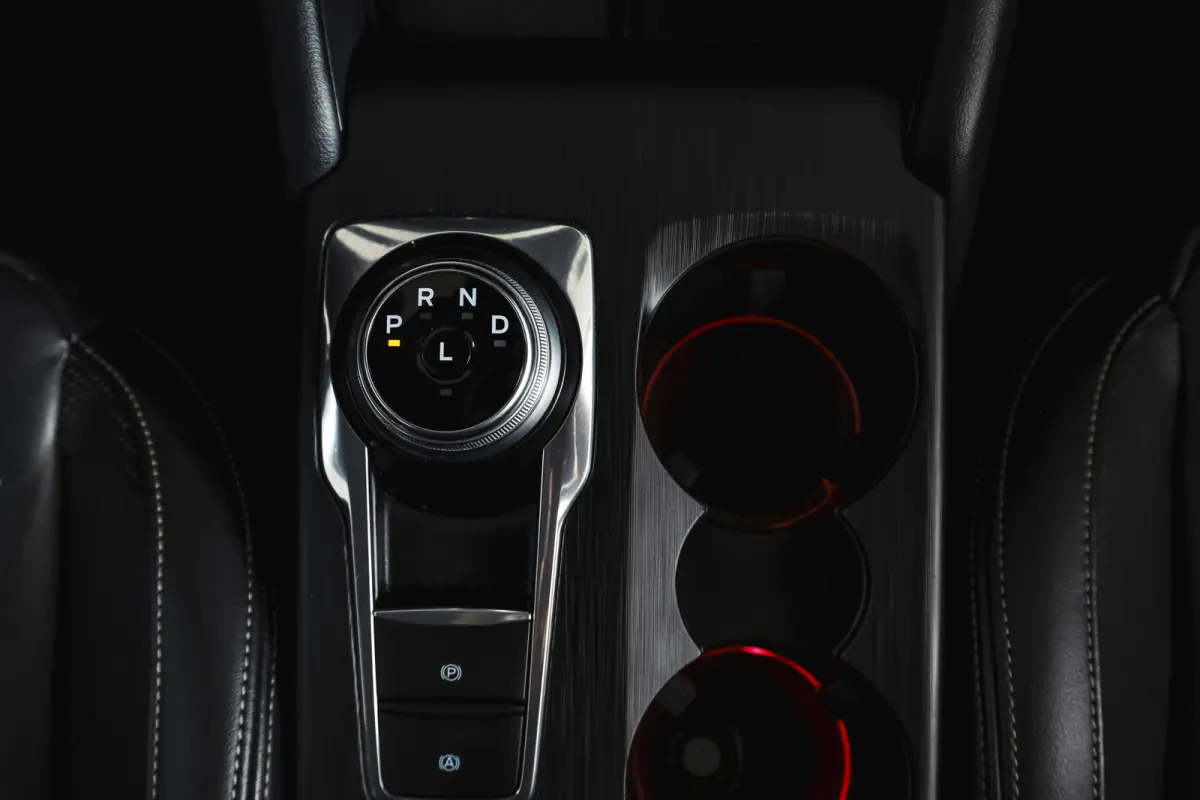 1.5 EcoBoost 150 PK Vignale - Automaat | Adapt. Cruise | Winterpakket | PDC | Camera | NAV + App. Connect | ECC | DAB | Elk. Klep | LM 18" |