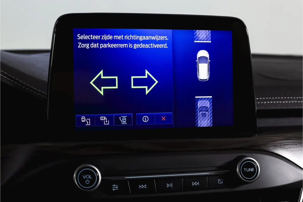 1.5 EcoBoost 150 PK Vignale - Automaat | Adapt. Cruise | Winterpakket | PDC | Camera | NAV + App. Connect | ECC | DAB | Elk. Klep | LM 18" |