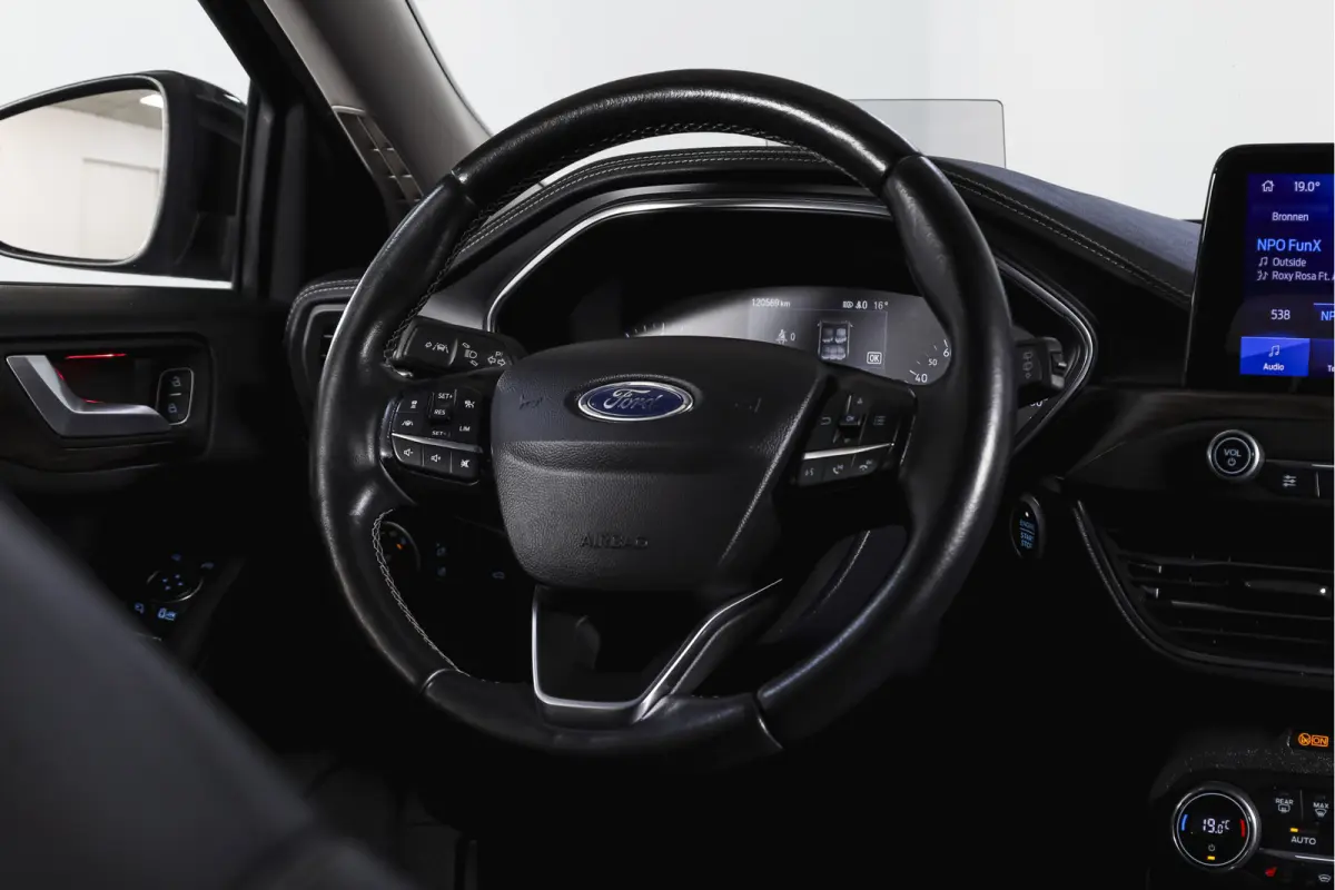 1.5 EcoBoost 150 PK Vignale - Automaat | Adapt. Cruise | Winterpakket | PDC | Camera | NAV + App. Connect | ECC | DAB | Elk. Klep | LM 18" |