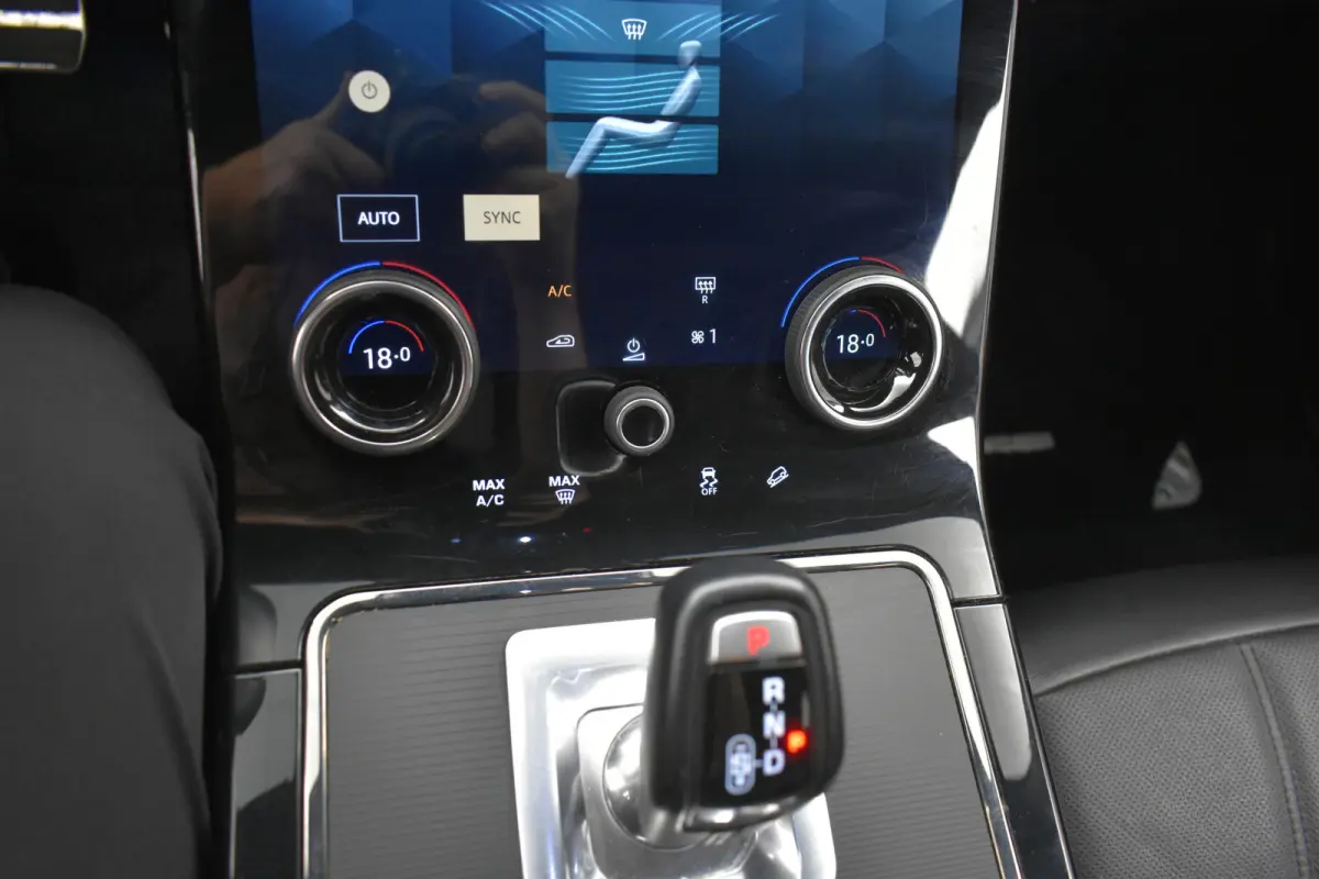 1.5 P300e AWD R-Dynamic SE Camera El Trekh+Stoel+Aklep vol Leder