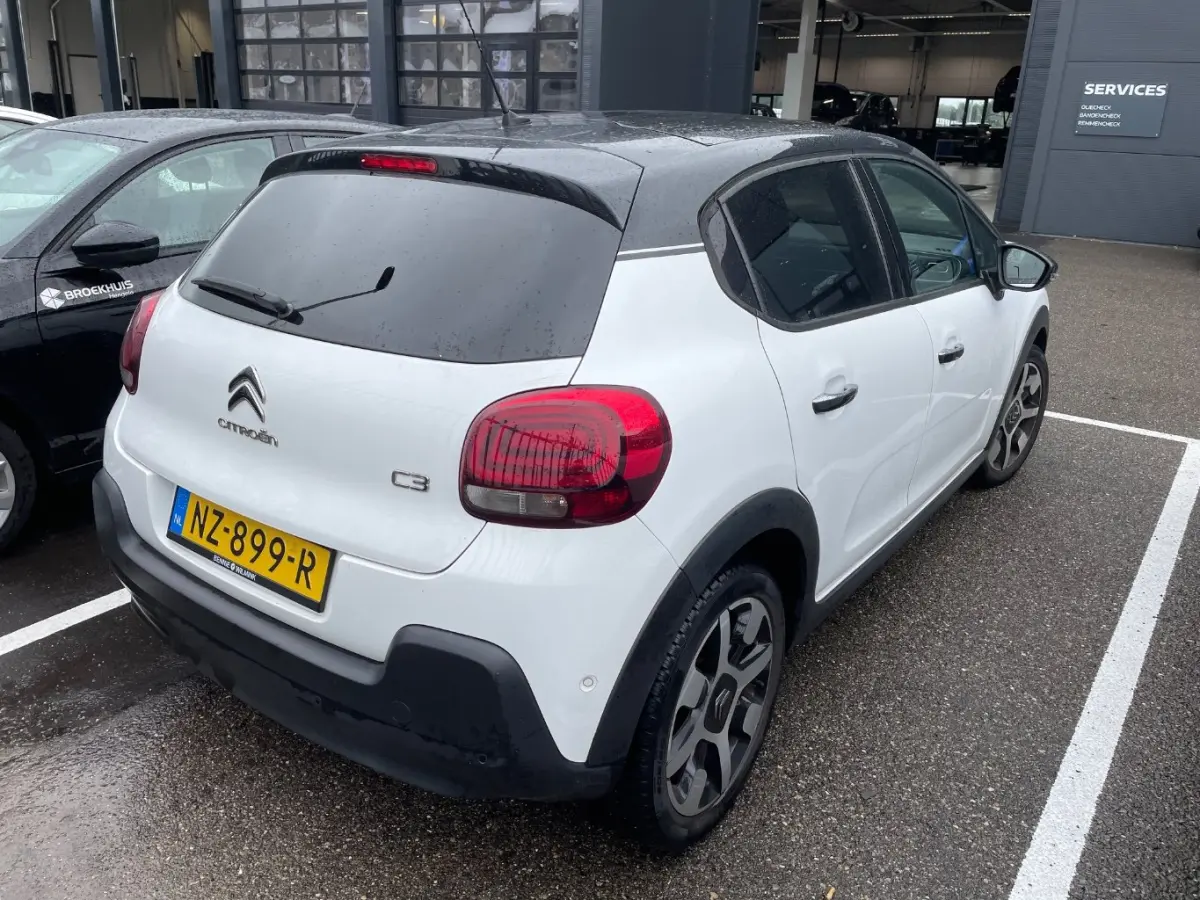 1.2 PureTech 110pk S&S Shine | Navigatie | Camera | Panoramadak | Lichtmetaal | NL auto | 71.000km | All season |