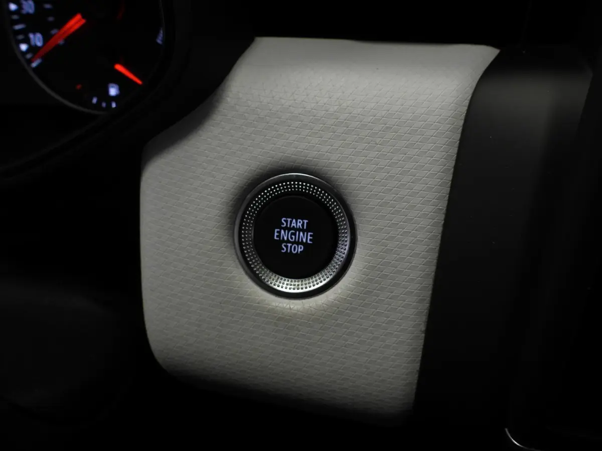1.0 TCe 90 Evolution NAVI/CLIMA/CRUISE/PDC/LED/16"LMV!