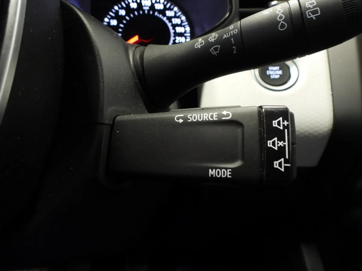1.0 TCe 90 Evolution NAVI/CLIMA/CRUISE/PDC/LED/16"LMV!