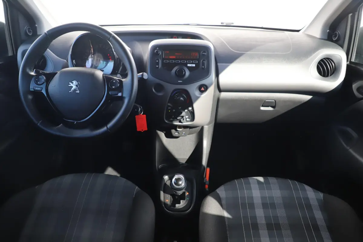 1.0 e-VTi Active Automaat Radio Bluetooth Airco LED Elektrische Ramen