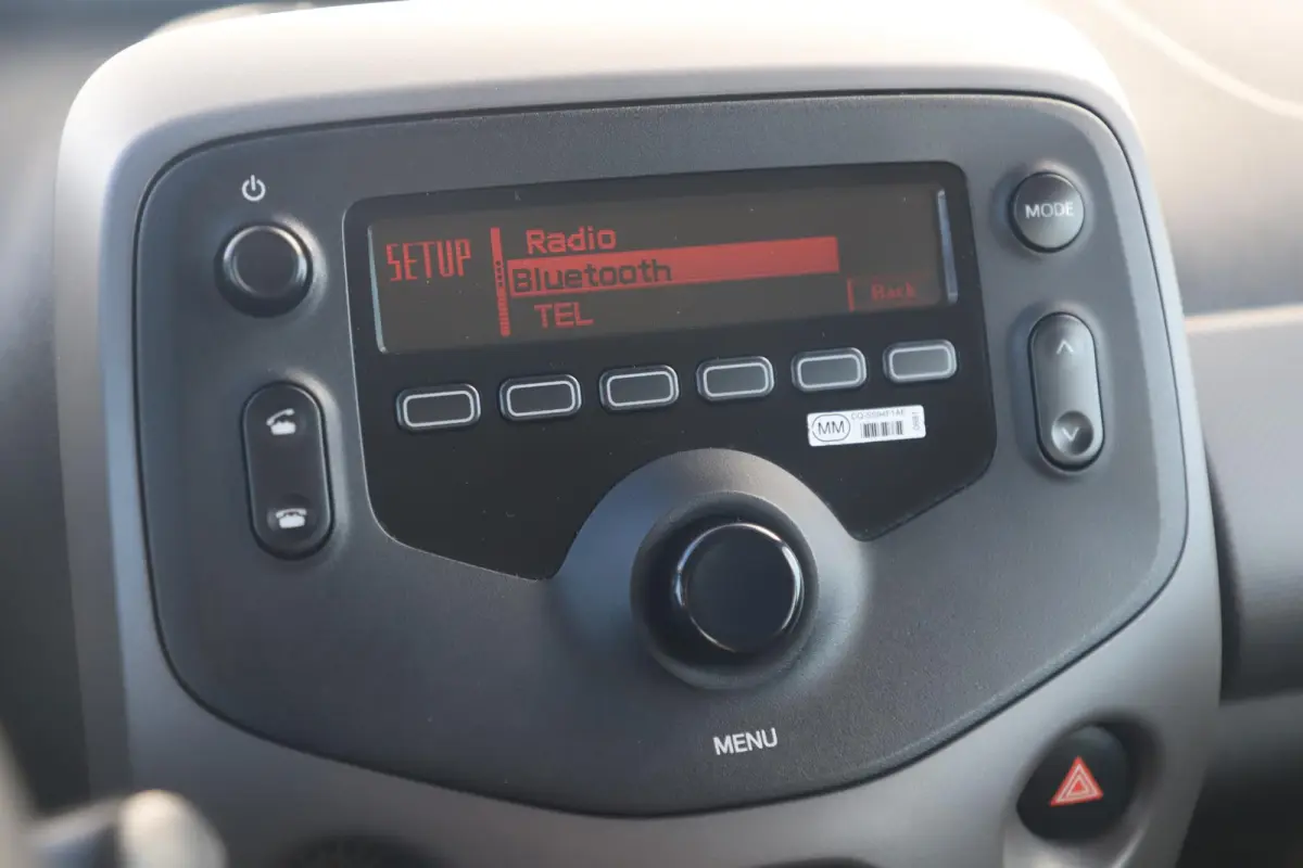 1.0 e-VTi Active Automaat Radio Bluetooth Airco LED Elektrische Ramen