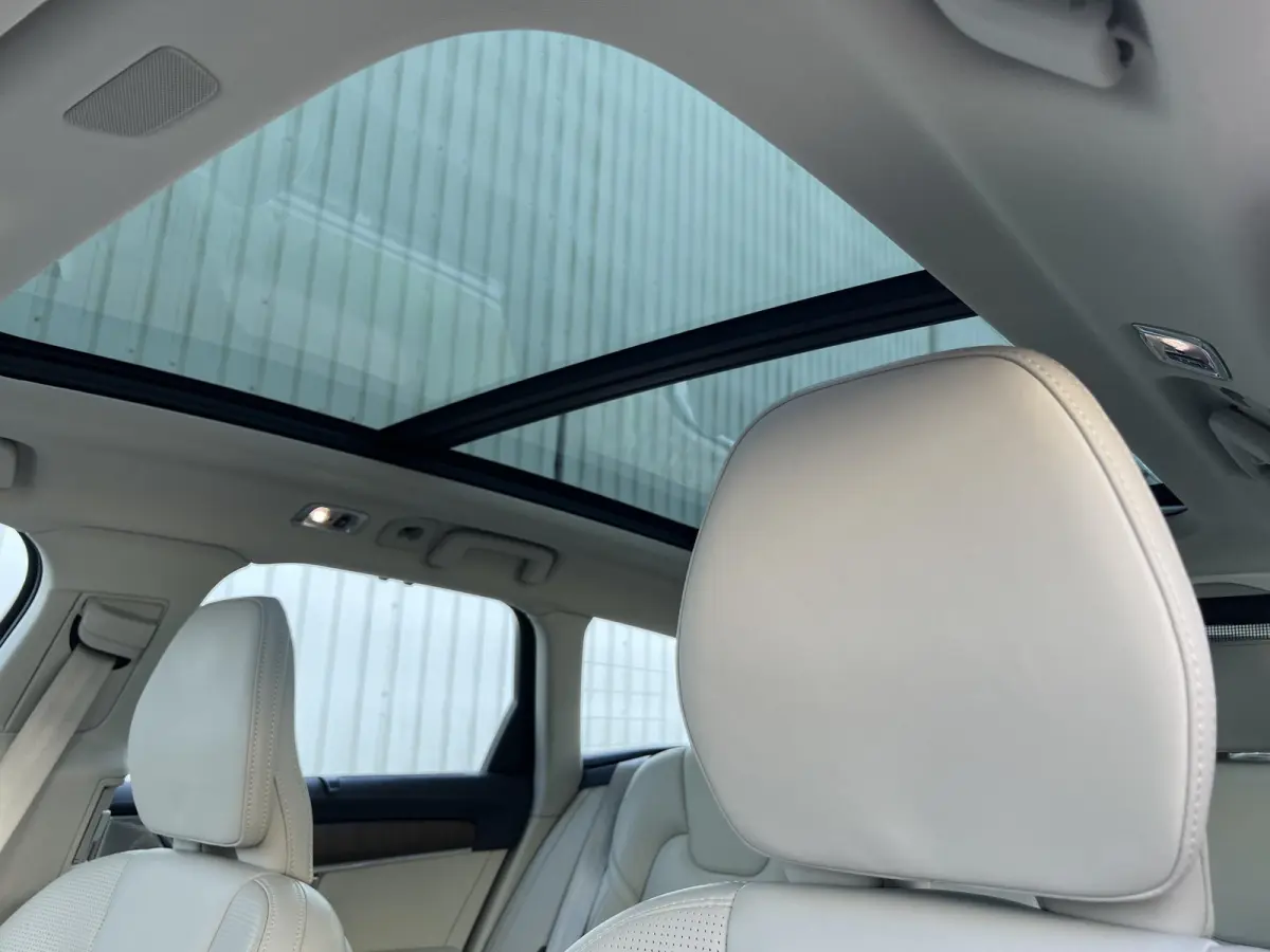 2.0 B5 AWD Pro Bowers&Wilkins / Panoramadak / 21" / Comfort stoelen
