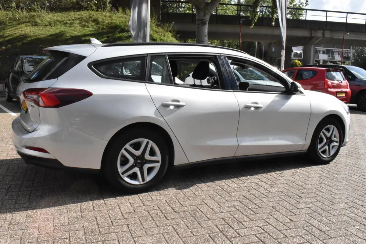 1.0 EcoBoost Hybrid Connected Navigatie | Carplay | Cruise | Airco | 12 mnd BOVAG garantie |
