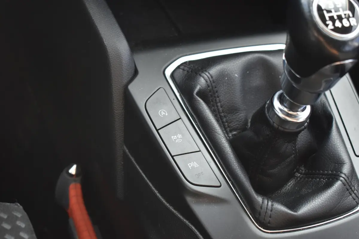 1.0 EcoBoost Hybrid Connected Navigatie | Carplay | Cruise | Airco | 12 mnd BOVAG garantie |