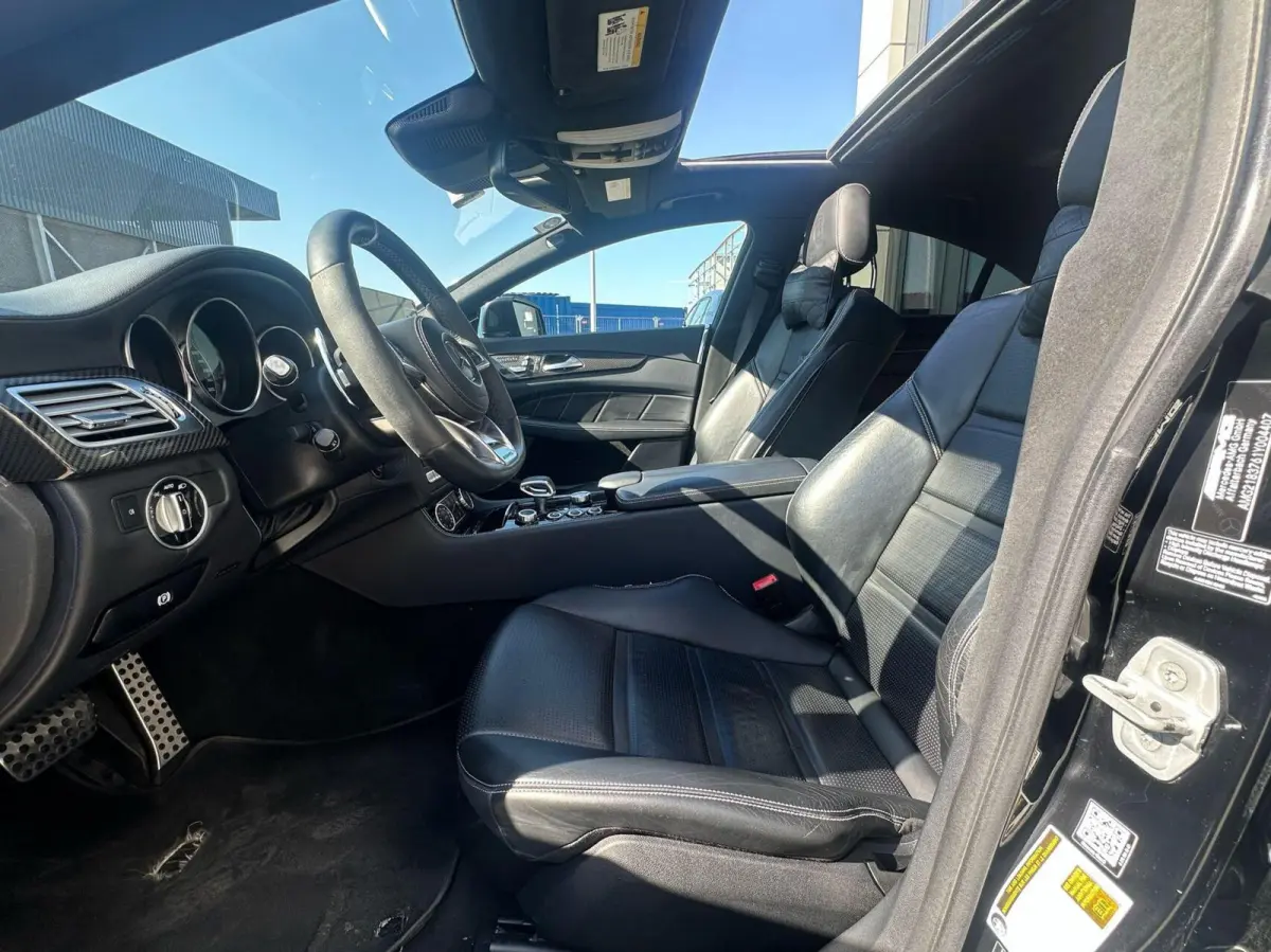 AMG 63 S 4MATIC 720PK PANO FULL OPTION!