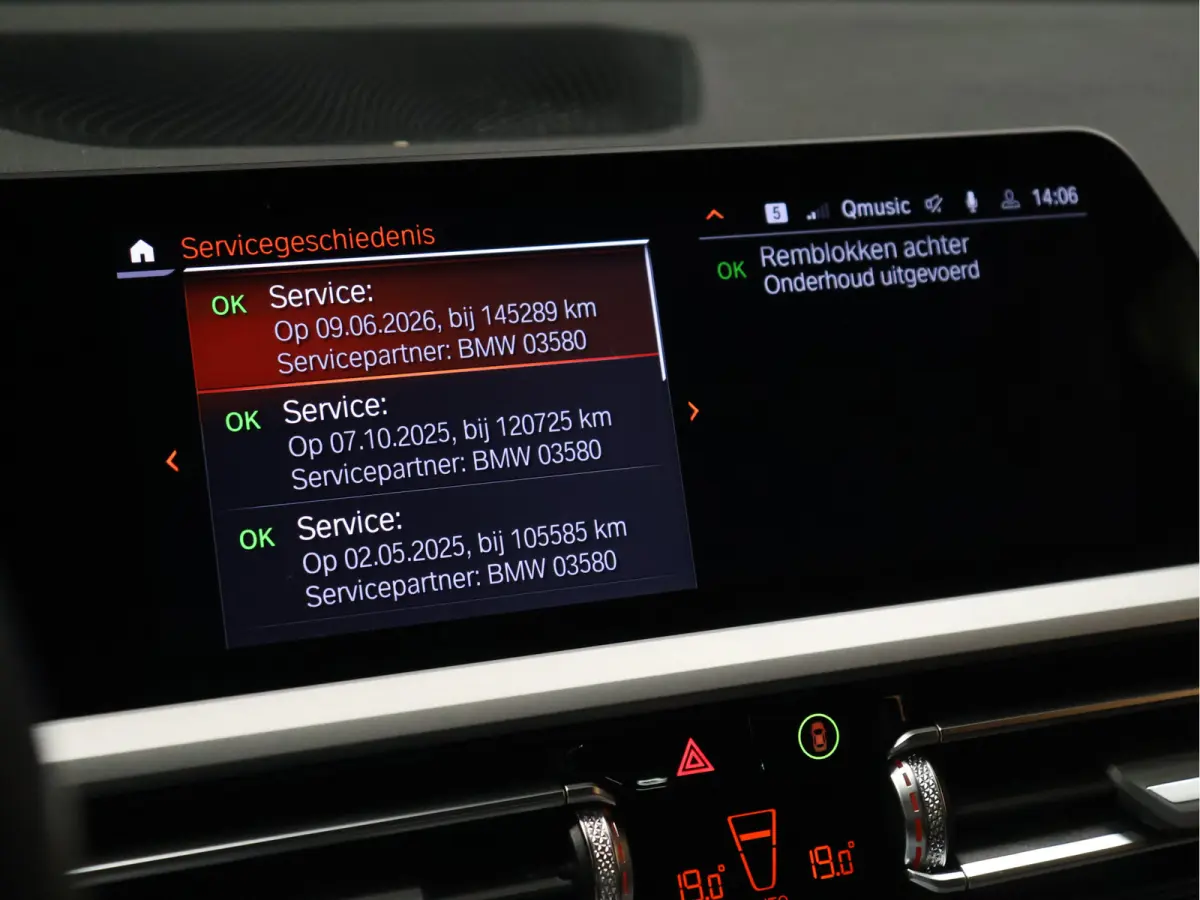 320e Business Edition Plus [APPLE CARPLAY, ANDROID, CRUISE CONTROL, STOELVERWARMING, DIGITAL DASH, PDC 360, LEDER, BLUETOOTH, CLIMATECONTROL, LED, NAVIGATIE, NIEUWSTAAT]