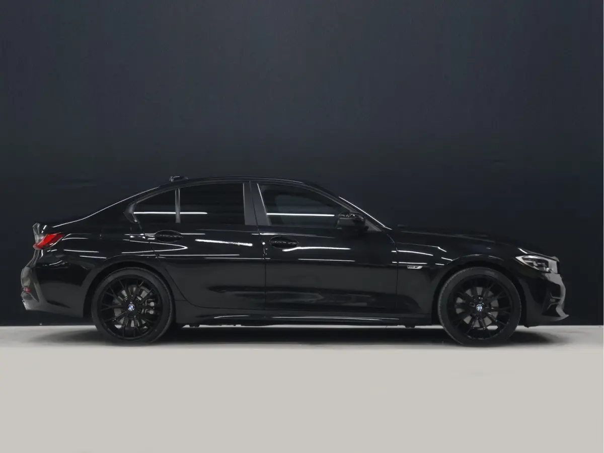 320e Business Edition Plus [APPLE CARPLAY, ANDROID, CRUISE CONTROL, STOELVERWARMING, DIGITAL DASH, PDC 360, LEDER, BLUETOOTH, CLIMATECONTROL, LED, NAVIGATIE, NIEUWSTAAT]