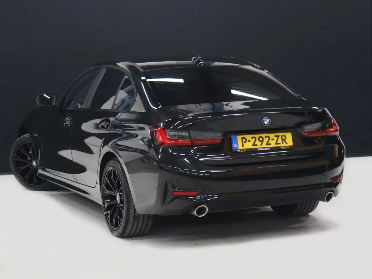320e Business Edition Plus [APPLE CARPLAY, ANDROID, CRUISE CONTROL, STOELVERWARMING, DIGITAL DASH, PDC 360, LEDER, BLUETOOTH, CLIMATECONTROL, LED, NAVIGATIE, NIEUWSTAAT]
