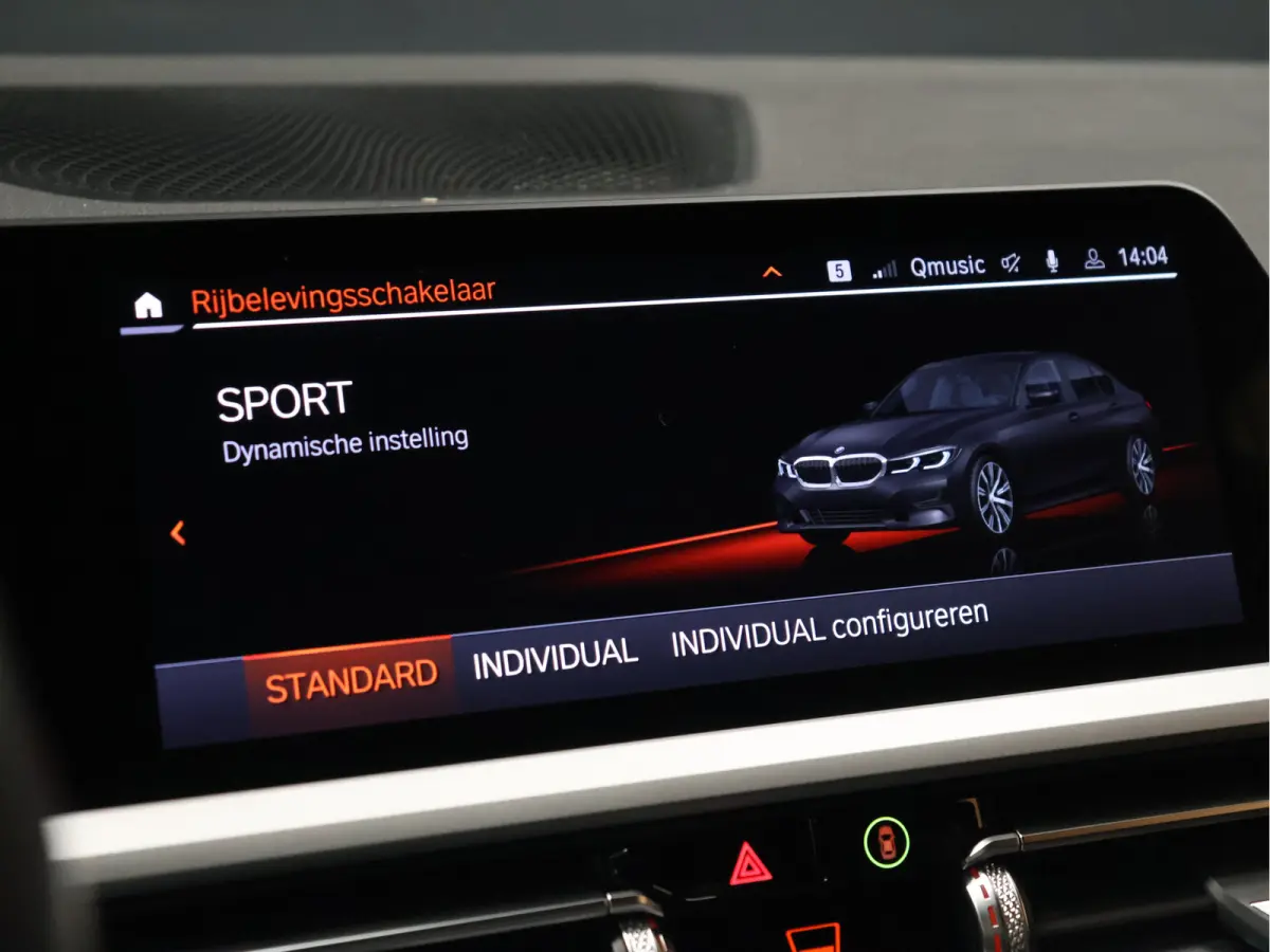 320e Business Edition Plus [APPLE CARPLAY, ANDROID, CRUISE CONTROL, STOELVERWARMING, DIGITAL DASH, PDC 360, LEDER, BLUETOOTH, CLIMATECONTROL, LED, NAVIGATIE, NIEUWSTAAT]
