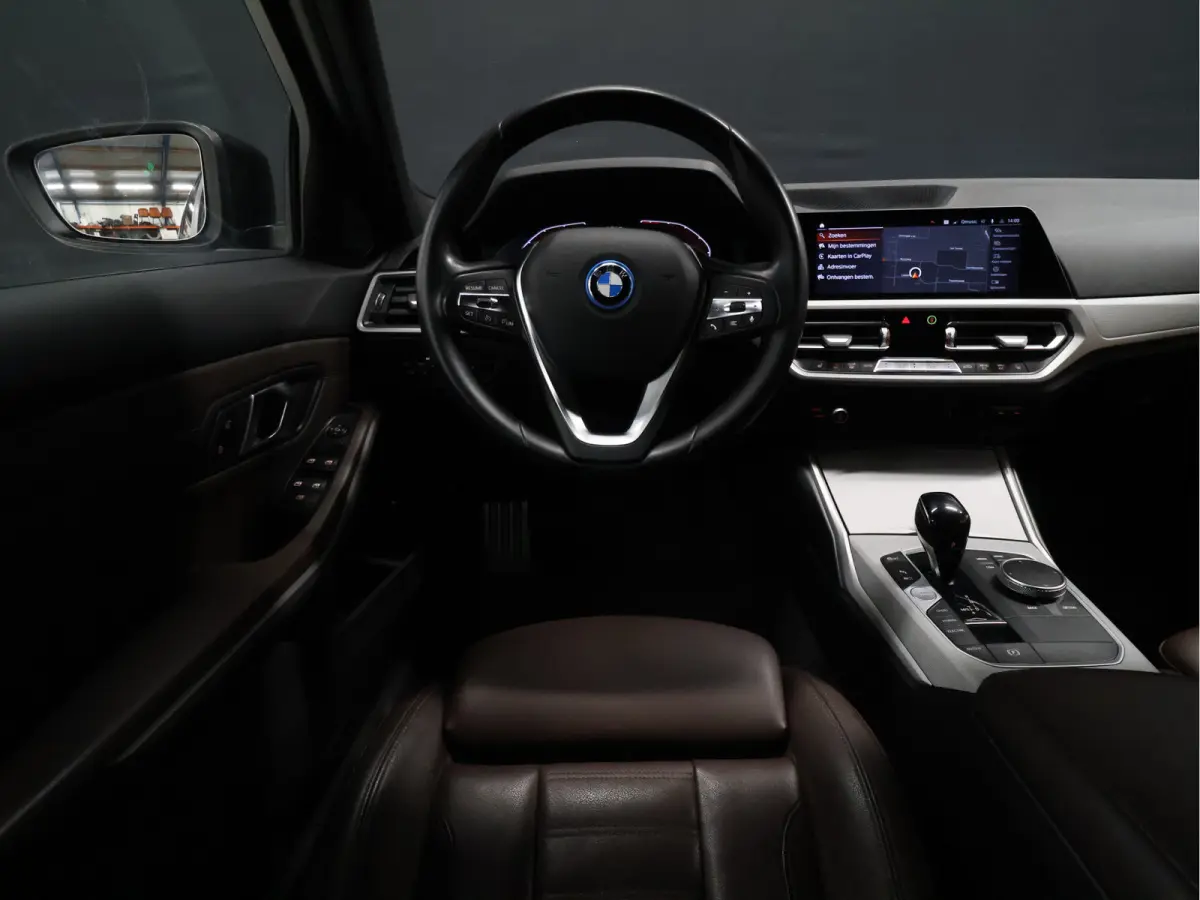 320e Business Edition Plus [APPLE CARPLAY, ANDROID, CRUISE CONTROL, STOELVERWARMING, DIGITAL DASH, PDC 360, LEDER, BLUETOOTH, CLIMATECONTROL, LED, NAVIGATIE, NIEUWSTAAT]