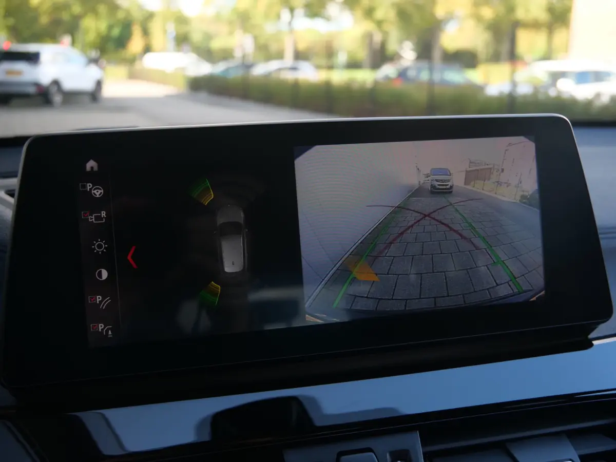 sDrive20i High Executive 192 Pk Automaat Navi / DAB / Camera / 18 inch