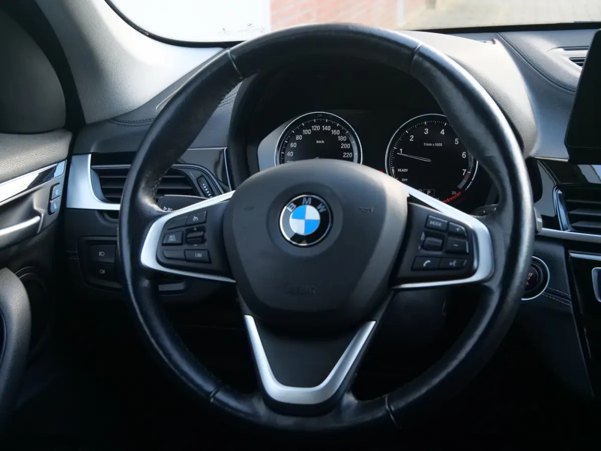 sDrive20i High Executive 192 Pk Automaat Navi / DAB / Camera / 18 inch