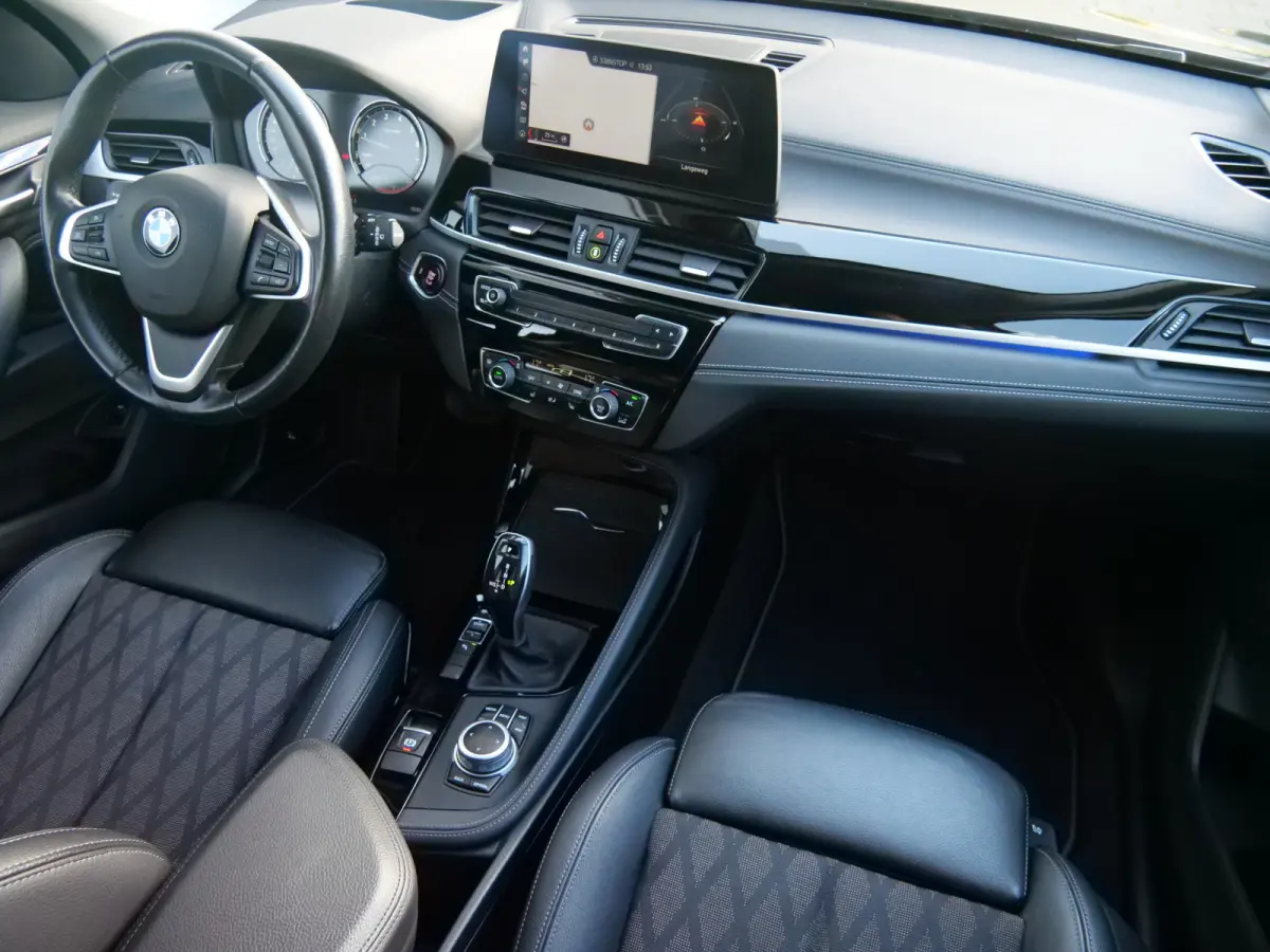 sDrive20i High Executive 192 Pk Automaat Navi / DAB / Camera / 18 inch